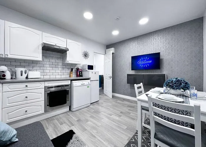 Cosy Contemporary Apartment - Brimsdown, Enfield