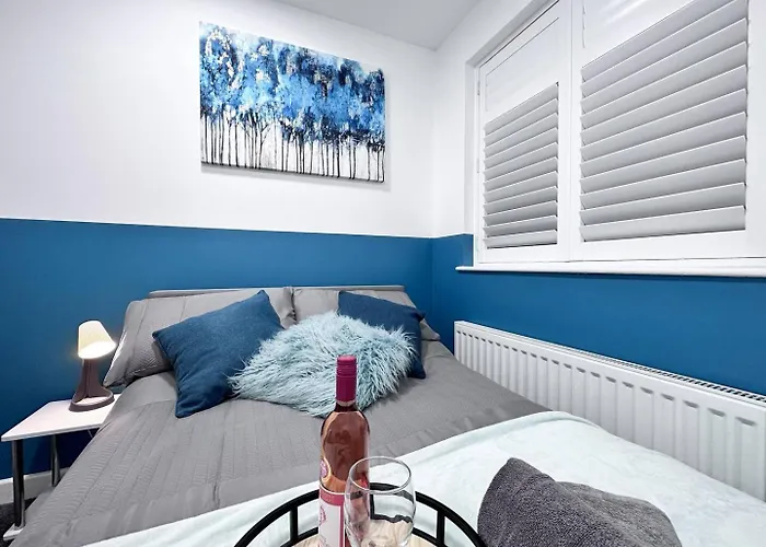 Cosy Contemporary Apartment - Brimsdown, Enfield