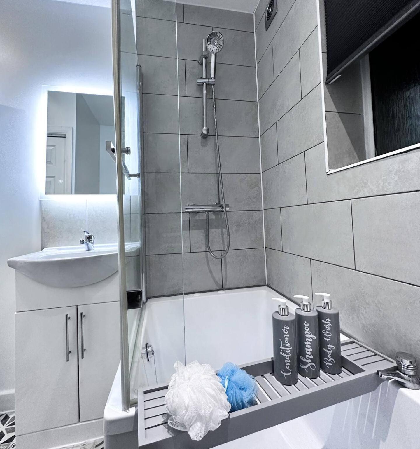 Apartment Cosy Contemporary - Brimsdown,