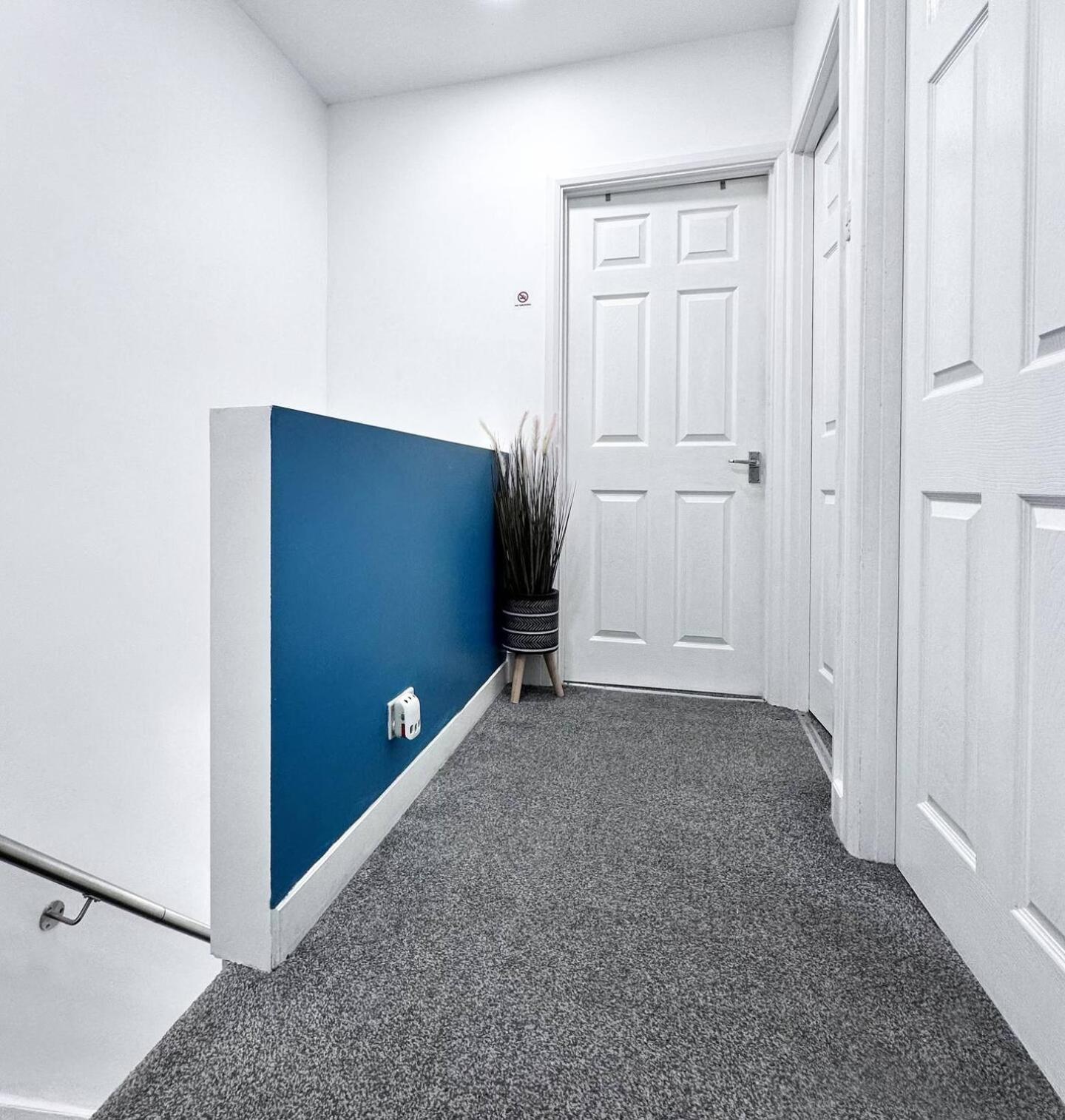 Cosy Contemporary - Brimsdown, Apartment *