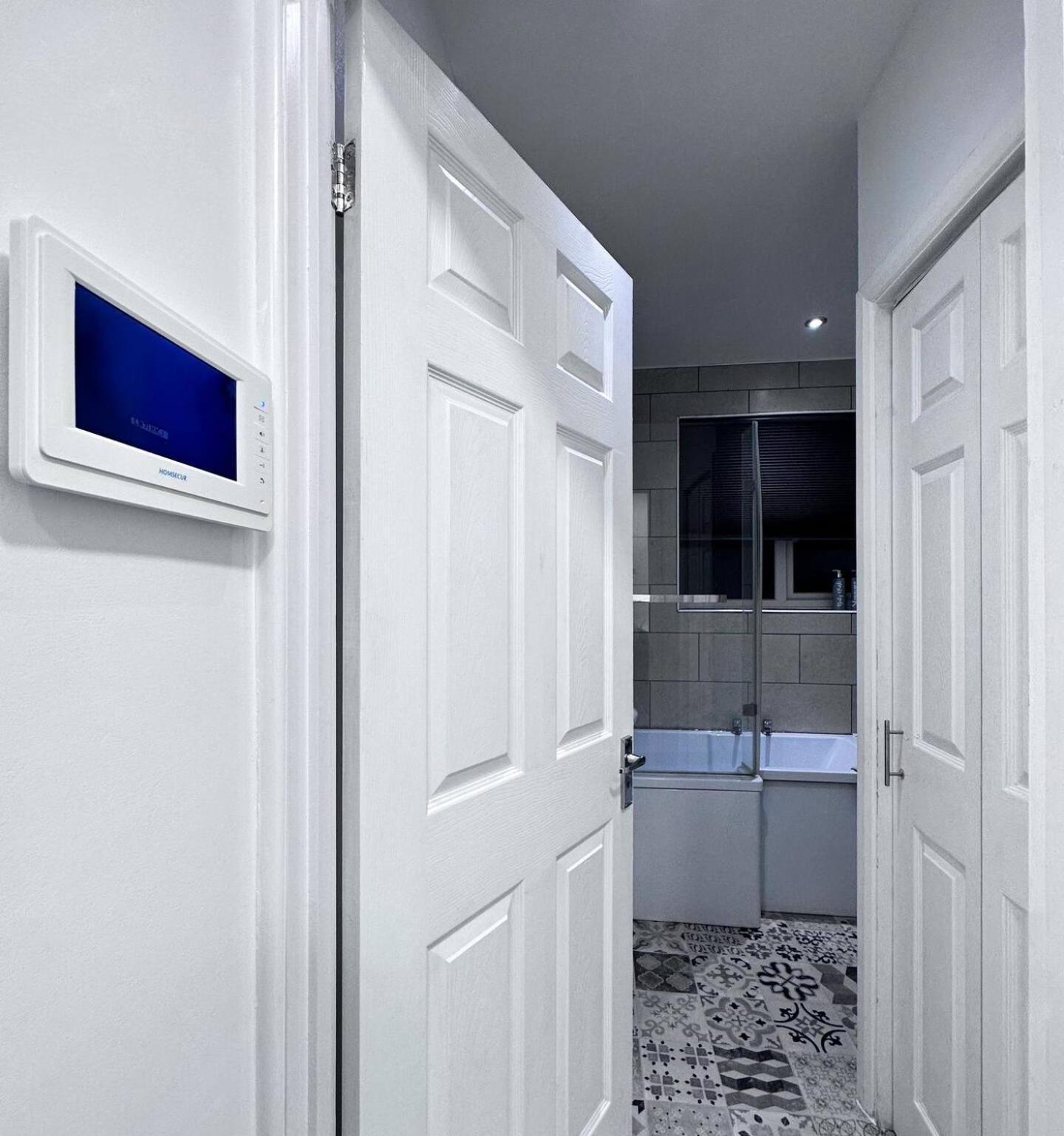 Apartment Cosy Contemporary - Brimsdown, *