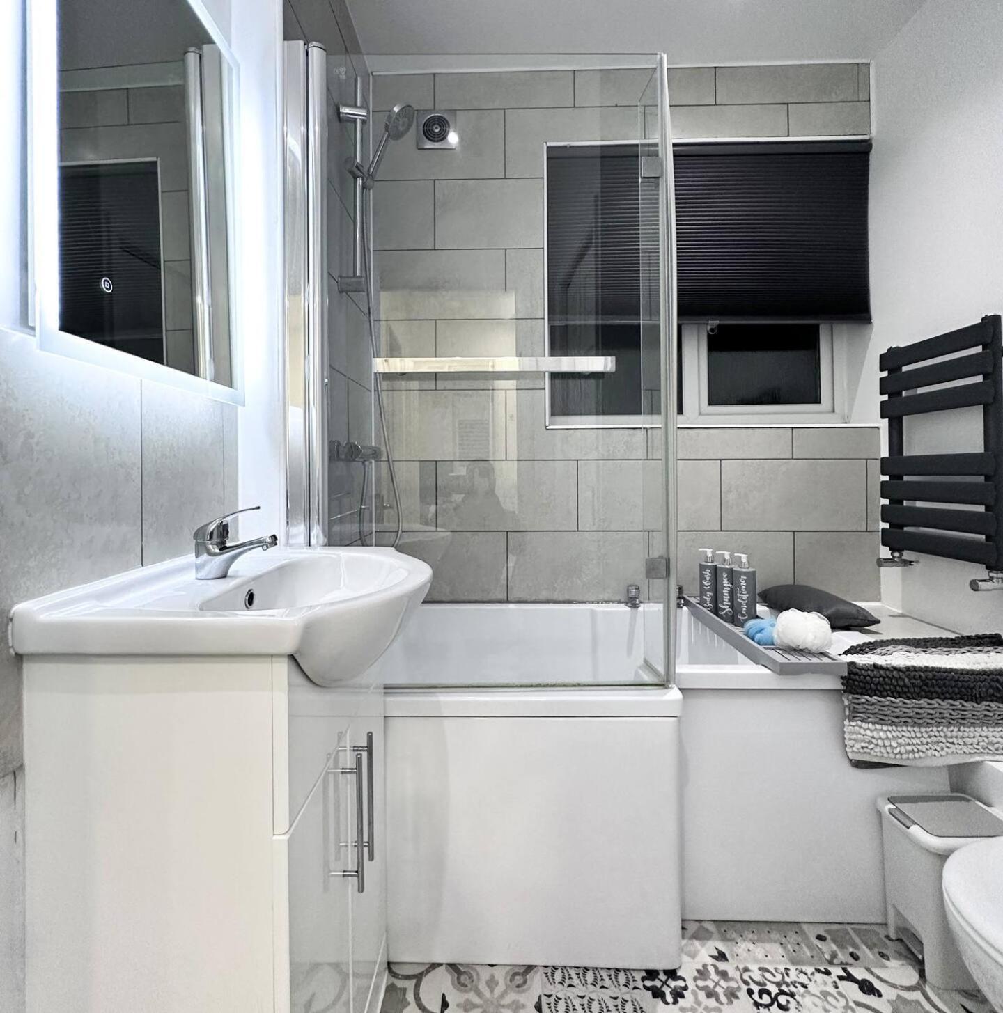 Apartment Cosy Contemporary - Brimsdown, Enfield