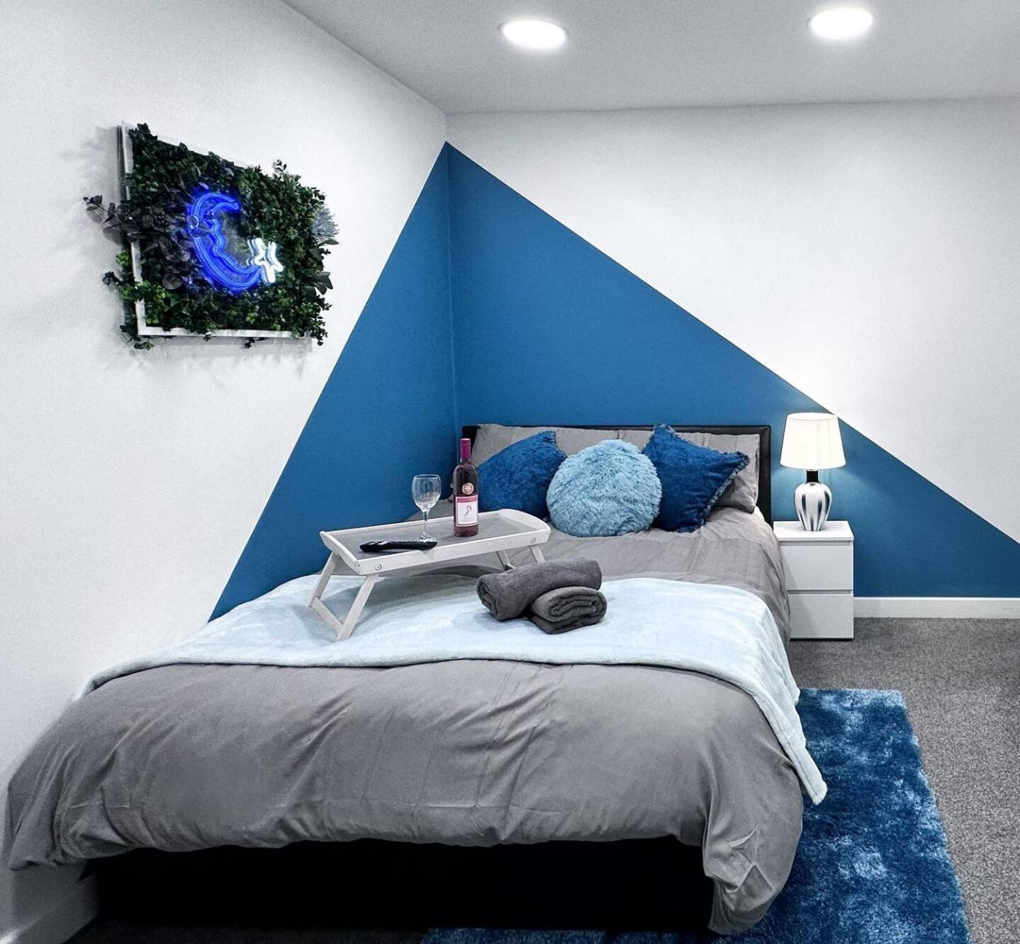 Cosy Contemporary - Brimsdown, Apartment *